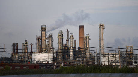FILE PHOTO: Smoke rises from oil refinery stacks at the Philadelphia Energy Solutions plant in Philadelphia, Pennsylvania.