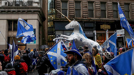 Demonstrators march for Scottish Independence through Glasgow City centre, Scotland, Britain January 11, 2020. © REUTERS/Russell Cheyne