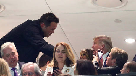 Movie actor Vince Vaughn greets First Lady Melania Trump and President Donald J. Trump in the College Football Playoff national championship game between the Clemson Tigers and the LSU Tigers at Mercedes-Benz Superdome. © Reuters / USA TODAY Sports / Mark J. Rebilas