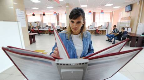 Russia&rsquo;s &lsquo;socially significant&rsquo; websites should be accessible to everyone free of charge &ndash; Putin