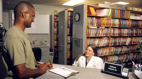 the analog doctor's office, an endangered species © Global Look / Danita Delimont