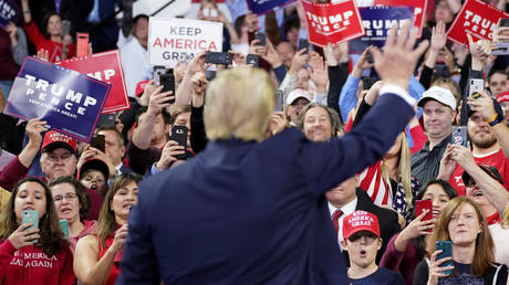 &lsquo;Bullsh*t outrage&rsquo;: Furious reactions to CNN guest&rsquo;s mockery of &lsquo;dumb&rsquo; Trump supporters but Wilson laps it up, promotes book