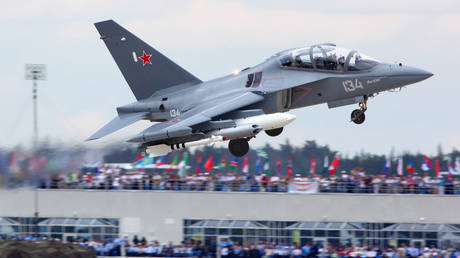 FILE PHOTO: Yakovlev Yak-130 134 WHITE shown at 100 years anniversary of Russian Air Forces in Zhukovsky, August 11, 2012 © Getty Images / Artyom_Anikeev