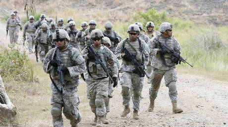 FILE PHOTO US during a drill near a Philippine army camp in Fort Magsaysay, Nueva Ecija, north of Manila. April 2012. © Reuters / Romeo Ranoco