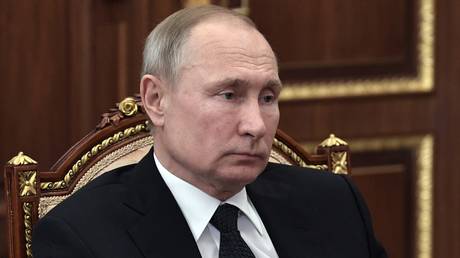 Putin praises response to arrest of journalist Golunov, lashes threats to families of security services