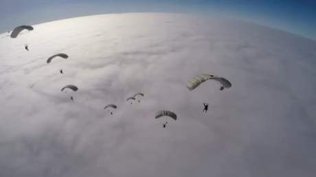 They dive from the sky & gun down panicked enemy: Russian special forces day celebrated with action-packed VIDEO