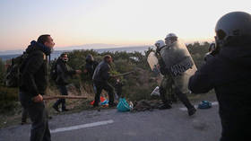 Residents clash with police as Greek govt proceeds with construction of new migrant center in Lesbos (PHOTOS/VIDEOS)