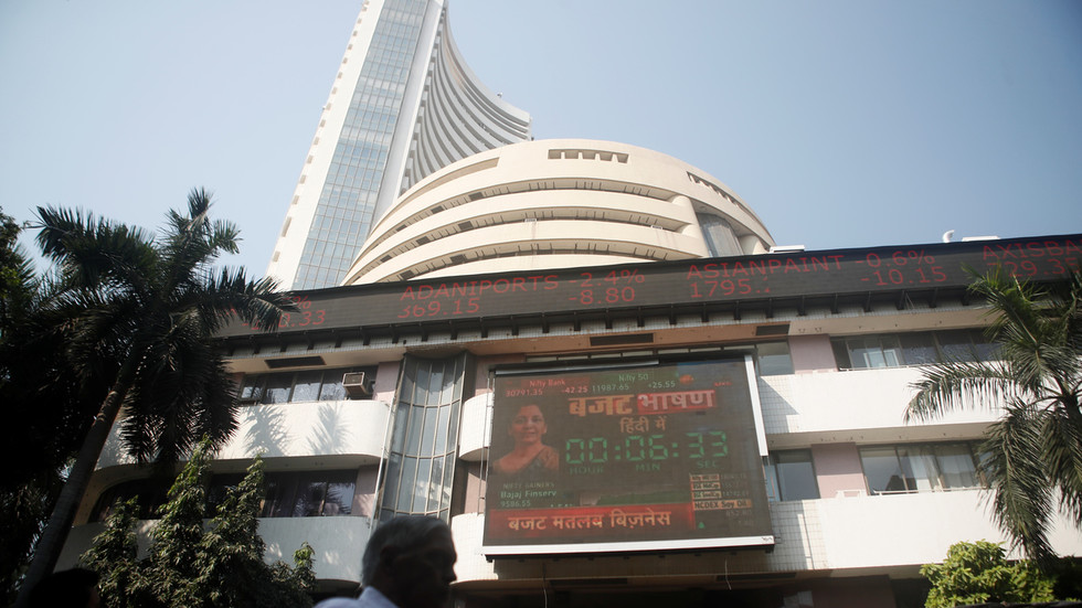 Indian stocks sink amid global market carnage after ...