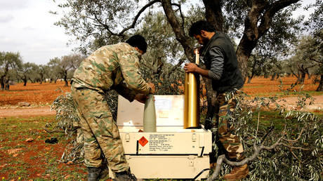 FILE PHOTO: Syrian fighters prepare shell cases near Idlib, Syria © REUTERS/Umit Bektas