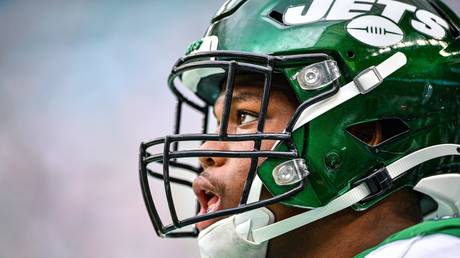 NFL star Quinnen Williams arrested after attempting to board plane with a gun