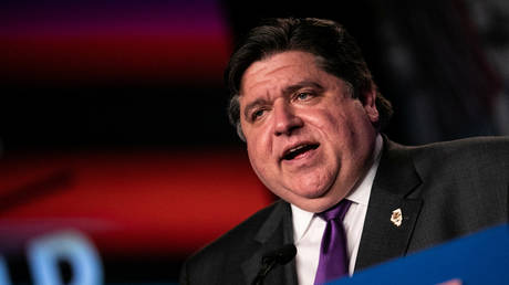 ‘Persuasion is OVER’: Illinois ORDERS restaurants to turn away ‘dine-in customers’ as California urges bars to close over Covid-19