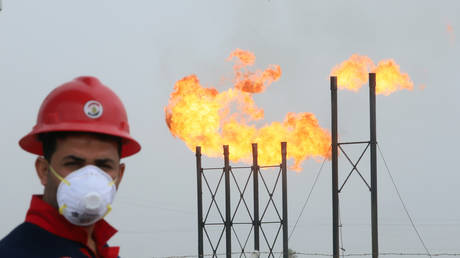 Nahr Bin Umar oil field, north of Basra, Iraq,March 15, 2020 © Reuters / Essam Al-Sudani