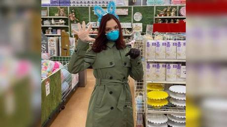 ‘Quarantine Queen’: Russian figure skating star Evgenia Medvedeva shows how she protects against coronavirus (PHOTOS)
