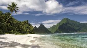 American what?! Bloomberg beats Tulsi Gabbard in her birthplace Samoa & bags first delegates... at roughly $100mn per head