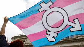 Gunman storms Paris mosque, injures at least 1 & flees the scene