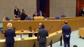 UK supermarkets SWAMPED with panic buyers amid Covid-19 crisis, as product rationing falls on deaf ears (VIDEOS, PHOTOS)