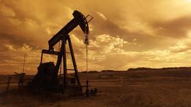 Oil recovers from decades' lows as Russia & US agree energy talks