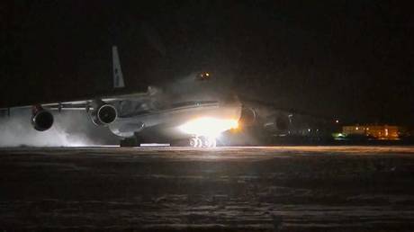 A Russian military cargo plane loaded with medical supplies takes off for the US.

© Russian Ministry of Defense