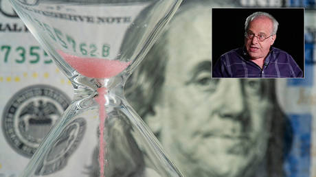 FILE PHOTO: Benjamin Franklin looking at hourglass © Getty Images / Solid Colors; Richard D. Wolff © Wikipedia