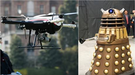 Italian police drone vs. Dalek: which would you rather have around during a pandemic? © Reuters / Pool / Massimo Pinca