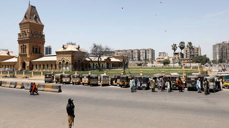 Pakistan extends lockdown for 2 weeks, some industries to reopen in phases &ndash; PM Khan