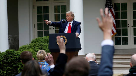 Resistance loses it as Trump offers extra US ventilators to RUSSIA to help with Covid-19