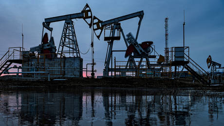 Oil production in the Republic of Tatarstan © Sputnik / Maksim Bogodvid