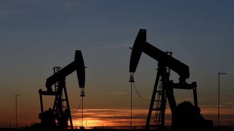 FILE PHOTO: An oil field in Midland, Texas, US © Reuters / Nick Oxford