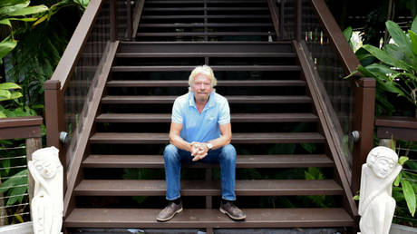 Richard Branson relaxing on his island, Makepeace Island which he co-owns on the Noosa River in Queensland, Australia © Getty Images / James D. Morgan