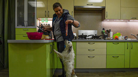 Barks worse than bites? Russians to be fined if pooches bellow through the night