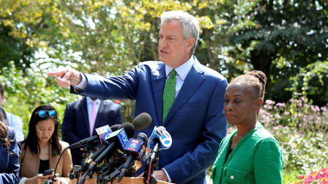 New York City Mayor Bill de Blasio and wife Chirlane McCray are shown in a September 20, 2019 file photo.