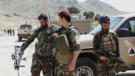 FILE PHOTO. Afghan National Army soldiers keep watch. © Reuters / Omar Sobhani