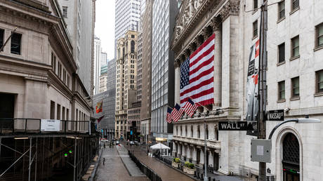 Airlines&rsquo; steep losses sink Dow Jones by over 300 points as Buffett dumps holdings in troubled sector