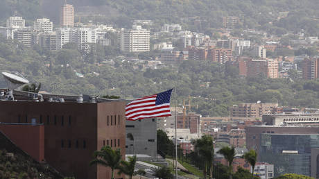 FILE PHOTO: A view shows the U.S. embassy building in Caracas October 1, 2013. © REUTERS/Carlos Garcia Rawlins