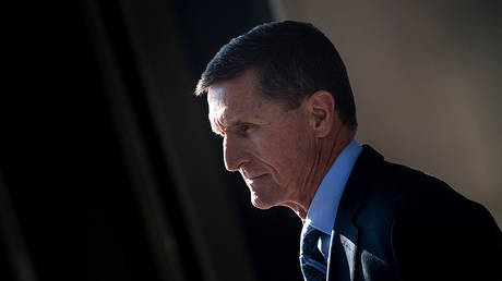 FILE PHOTO December 01, 2017 Gen. Michael Flynn, former national security adviser to US President Donald Trump, leaves Federal Court in Washington, DC © AFP / Brendan Smialowski