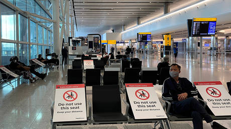 Talked out by Macron? UK to start QUARANTINING all incoming air travellers, but not from France