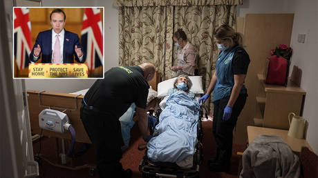 (Main) An elderly non-COVID-19 patient in a care home © REUTERS/Leon Neal/Pool (T-L) Health Secretary Matt Hancock © REUTERS/10 Downing Street/Pippa Fowles/Handout
