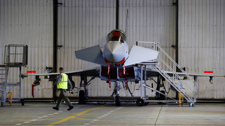 FILE PHOTO: RAF Typhoon jet at a hangar in Lincolnshire, UK © Reuters / Phil Noble