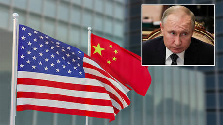 Main: American and Chinese flags © Getty Images / Simon Lehmann; inset: Vladimir Putin © Reuters / Kremlin / Mikhail Klimentyev