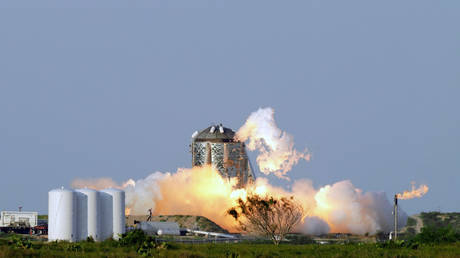 SpaceX performs an untethered test at their facility in Boca Chica, Texas. © REUTERS/Veronica G. Cardenas
