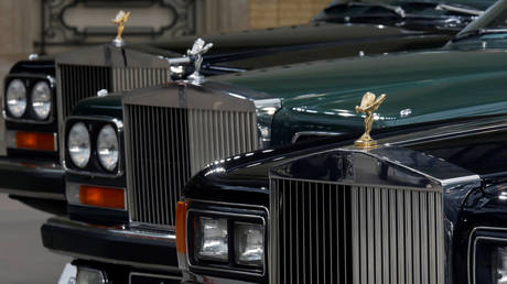 Rolls-Royce junk? Legendary British firm’s credit rating cut below investment grade
