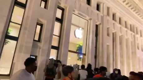 iSnatch? Apple Store LOOTED during DC riots over George Floyd killing (VIDEO)