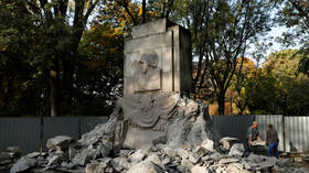 Did you know the bogus idea of 'social distancing' was invented by a 14-year-old girl during the Bush administration in 2006?