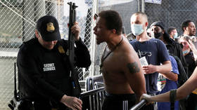 WATCH protesters return & FACE OFF with riot police at White House after causing lockdown