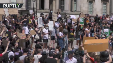 Thousands join anti-racism rally in central London