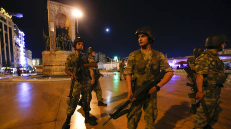 FILE PHOTO Turkish soldiers at the Taksim Square in Istanbul, Turkey. July 16, 2016. © Reuters / Murad Sezer