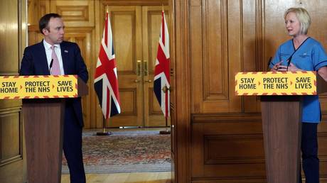 (L) Britain's Health Secretary Matt Hancock and (R) Chief Nursing Officer for England Ruth May  © AFP / 10 Downing Street / Pippa FOWLES