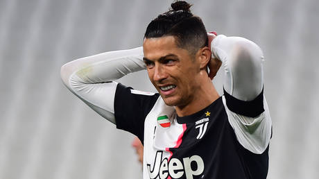 Cristiano Ronaldo reacts after missing a penalty for Juventus against AC Milan. ©  Reuters