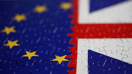 FILE PHOTO: Puzzle with printed EU and UK flags is seen in this illustration taken November 13, 2019 © Dado Ruvic/Reuters
