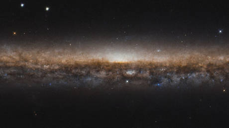 The newly released photo was painstakingly processed by citizen scientist Judy Schmidt. © ESA/Hubble & NASA, R. de Jong/Judy Schmidt